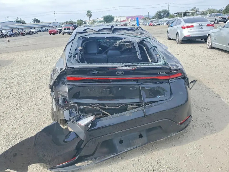 2024 TOYOTA PRIUS XLE  