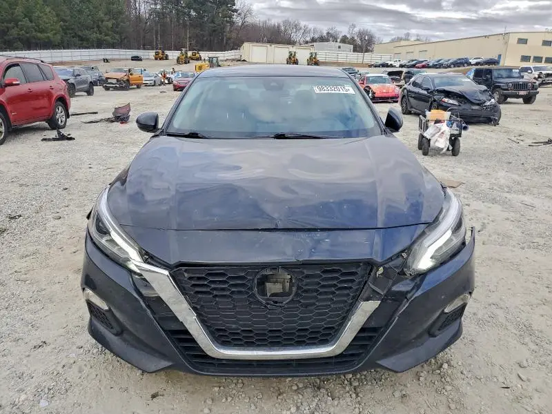 2021 NISSAN ALTIMA SV  