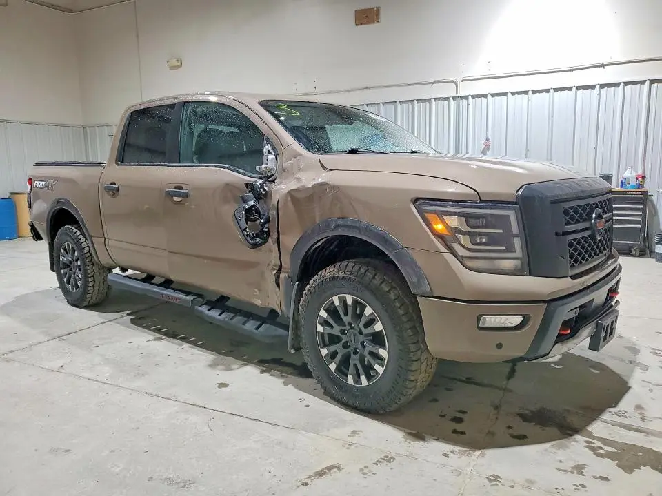 2022 NISSAN TITAN PRO-4X  