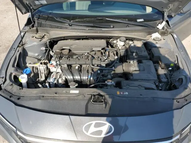 2024 HYUNDAI ELANTRA SE