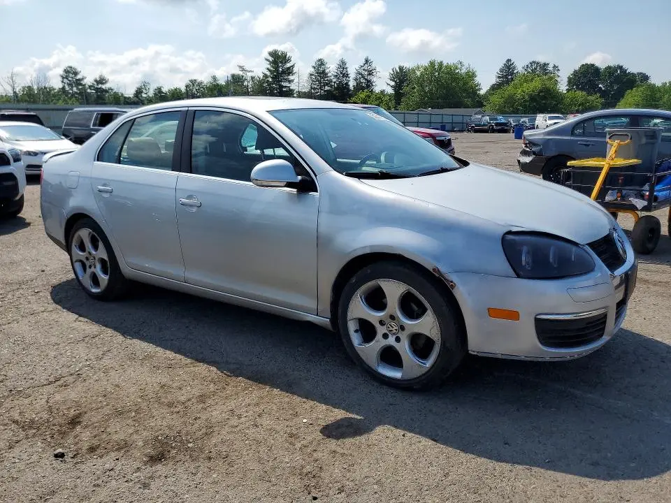 2010 VOLKSWAGEN JETTA SE  