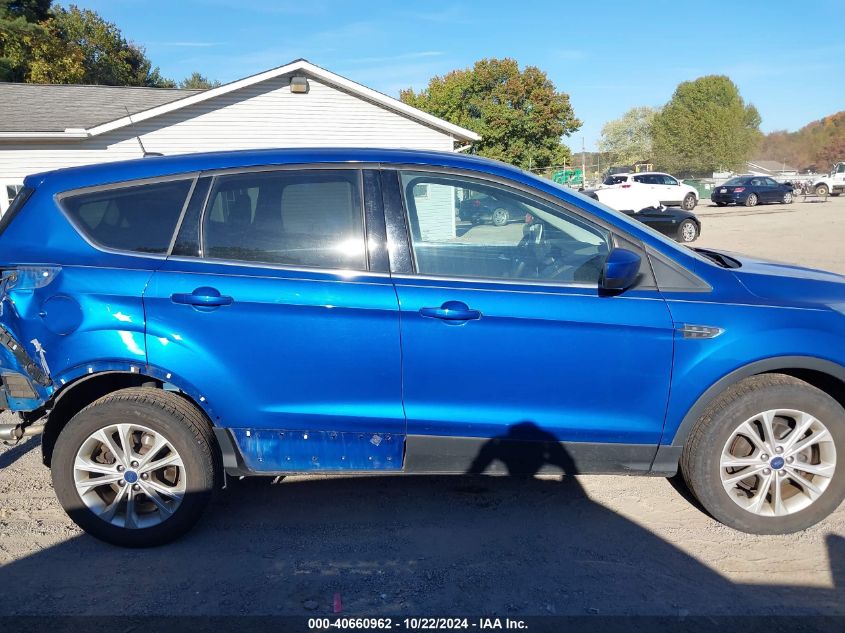 2017 FORD ESCAPE SE