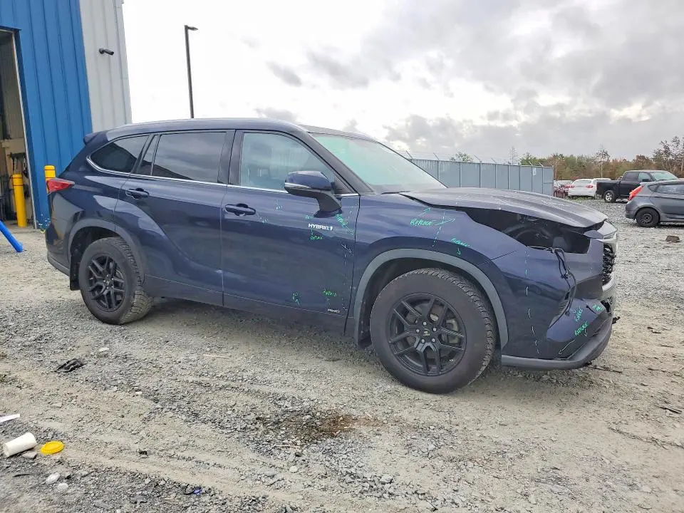 2020 TOYOTA HIGHLANDER HYBRID XLE  