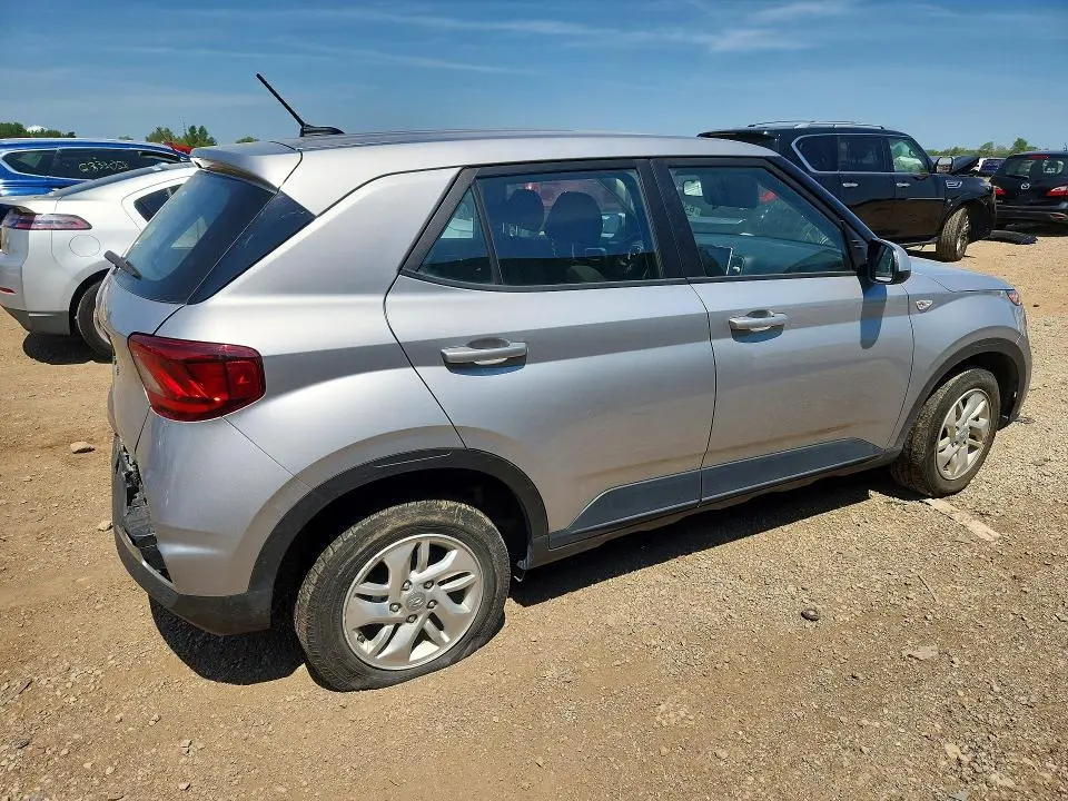 2025 HYUNDAI VENUE SE  