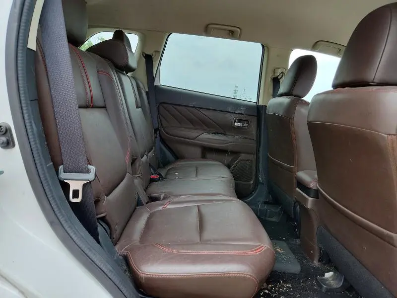 2018 MITSUBISHI OUTLANDER SE  