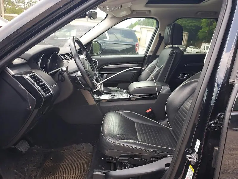 2017 LAND ROVER DISCOVERY FIRST EDITION  