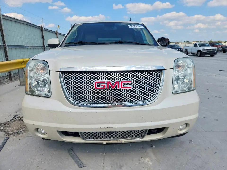 2013 GMC YUKON XL DENALI  