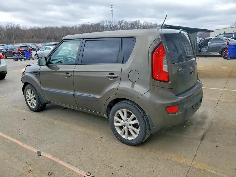 2013 KIA SOUL +  