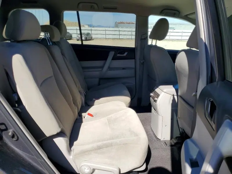 2013 TOYOTA HIGHLANDER PLUS  