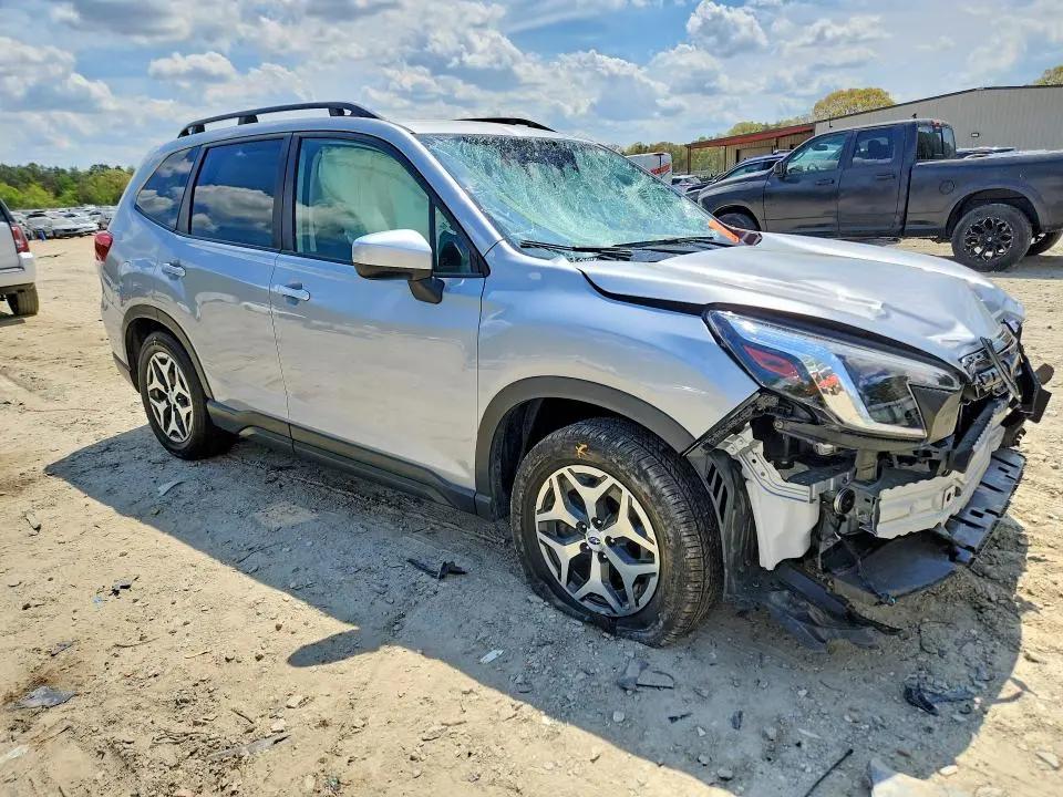 2024 SUBARU FORESTER PREMIUM  