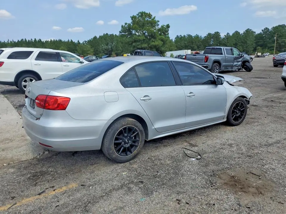 2012 VOLKSWAGEN JETTA SE  
