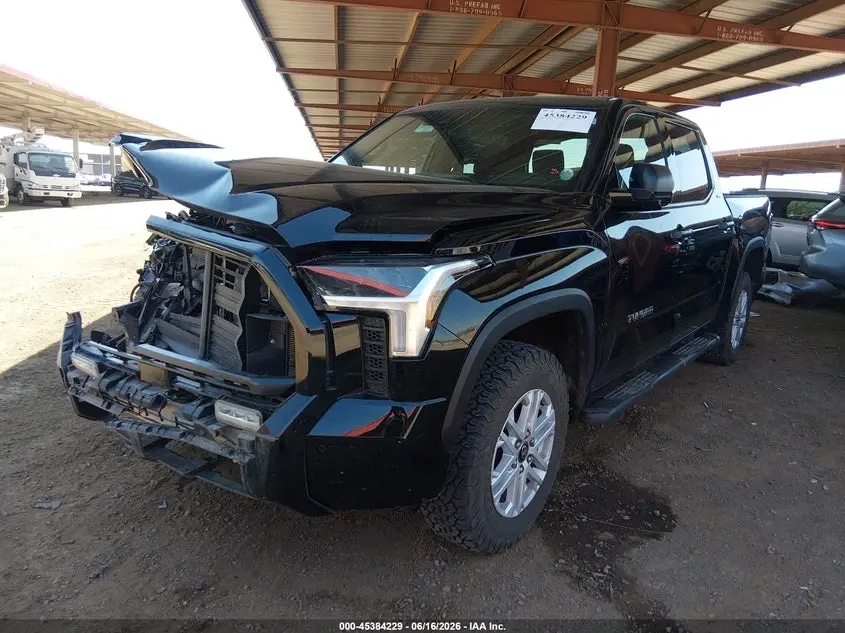 2025 TOYOTA TUNDRA SR5