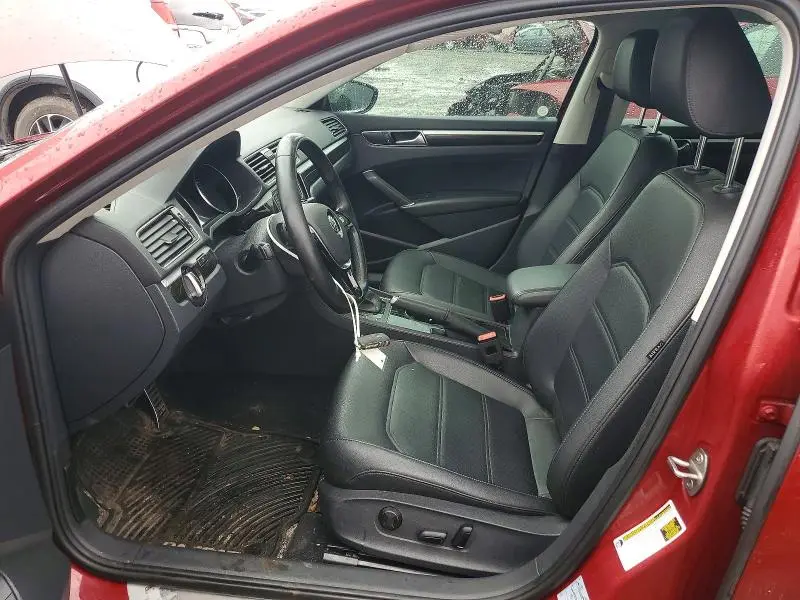 2019 VOLKSWAGEN PASSAT SE R-LINE  