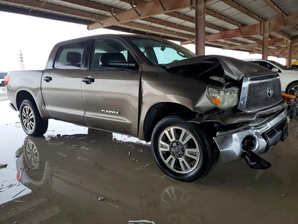 2011 TOYOTA TUNDRA CREWMAX SR5  