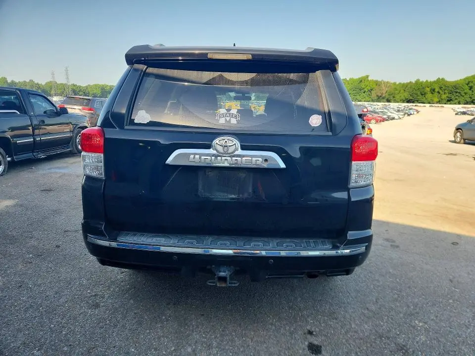 2011 TOYOTA 4RUNNER SR5  