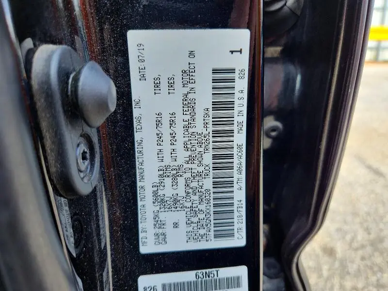 2019 TOYOTA TACOMA SR  