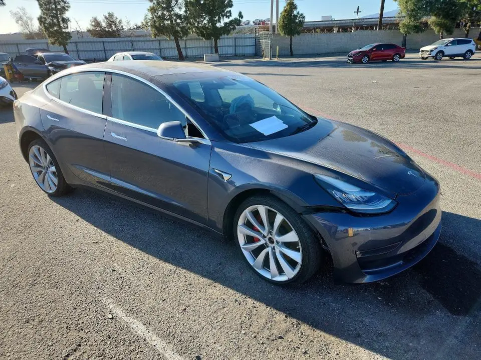 2018 TESLA MODEL 3   