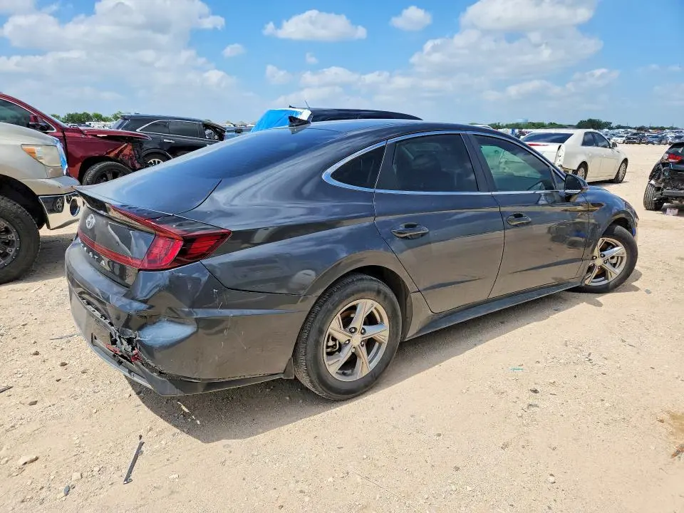 2022 HYUNDAI SONATA SE  