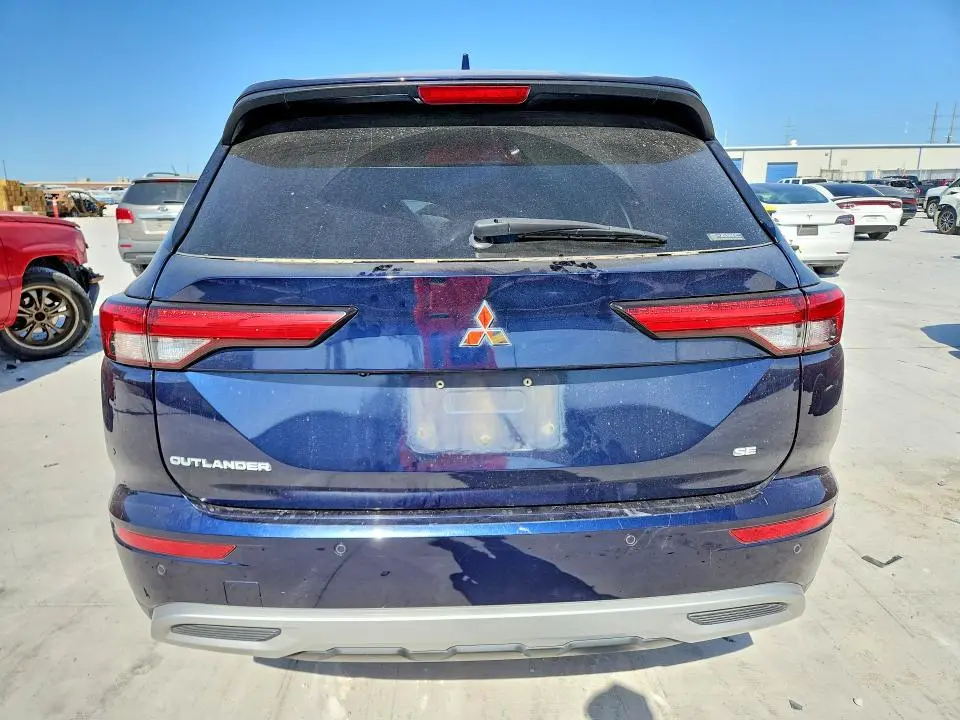 2022 MITSUBISHI OUTLANDER SE  