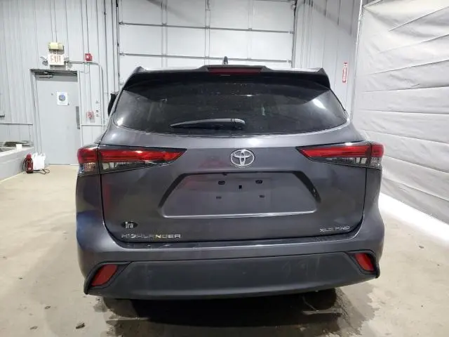2022 TOYOTA HIGHLANDER XLE