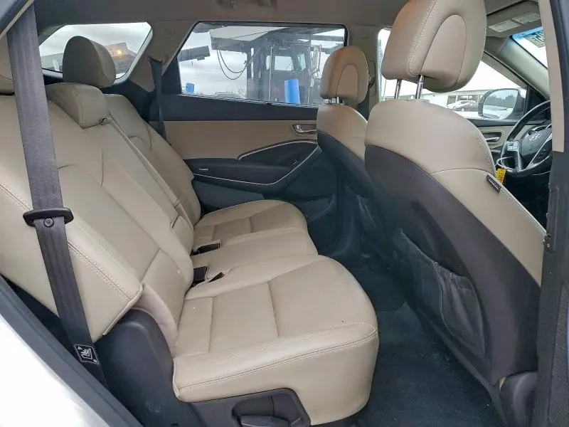 2018 HYUNDAI SANTA FE SE  