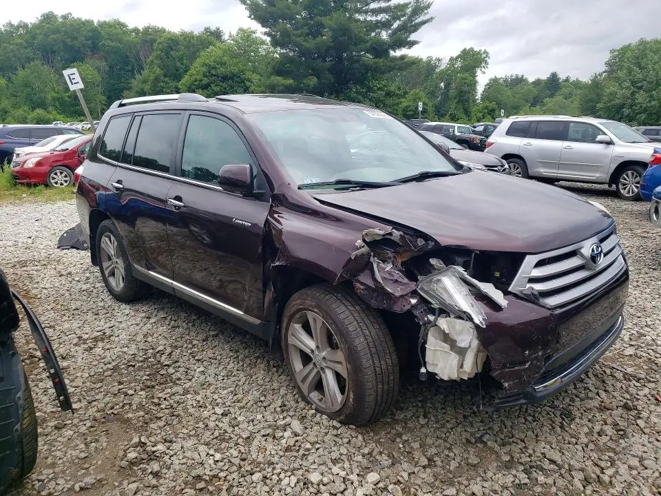 2013 TOYOTA HIGHLANDER LIMITED  