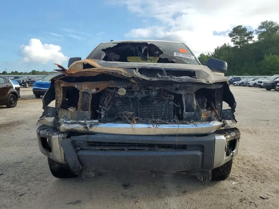 2018 TOYOTA TUNDRA CREWMAX SR5  