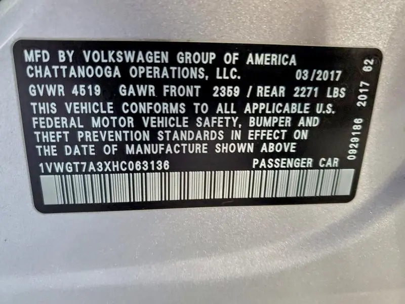 2017 VOLKSWAGEN PASSAT   