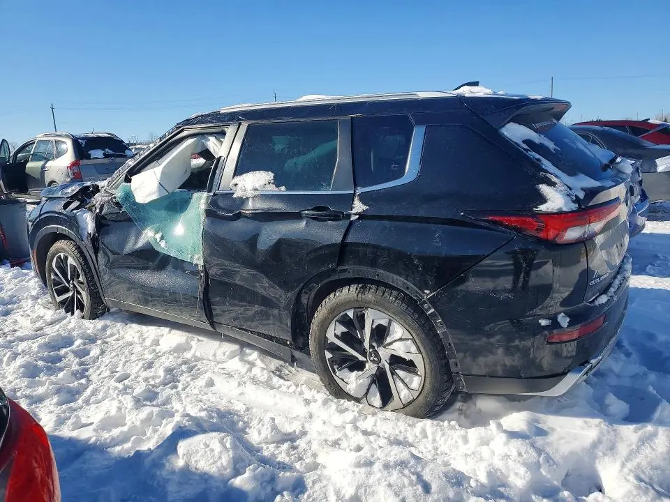 2023 MITSUBISHI OUTLANDER SE  