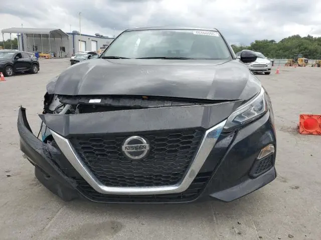 2021 NISSAN ALTIMA SV  