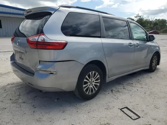 2018 TOYOTA SIENNA XLE