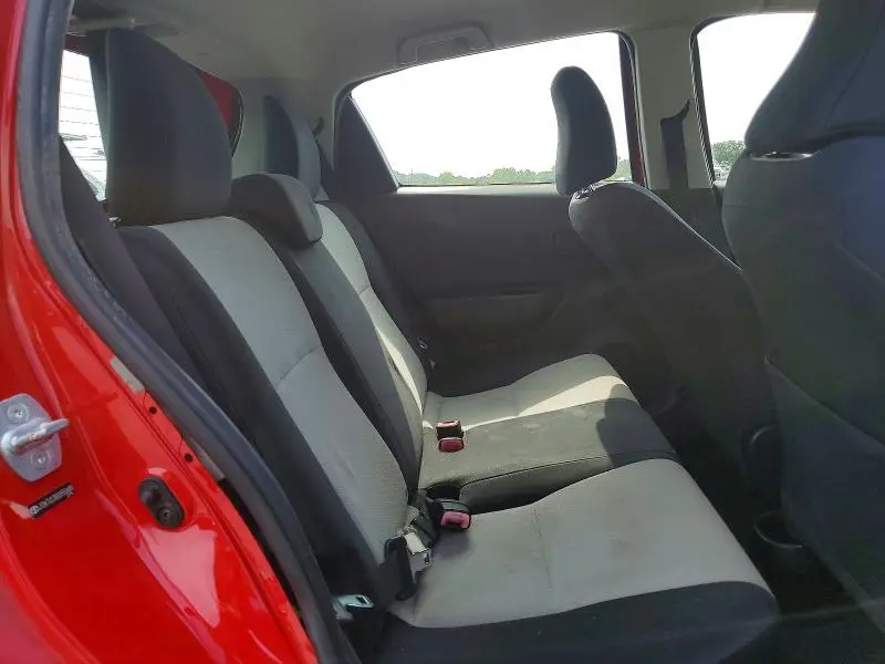 2013 TOYOTA YARIS 5-DOOR L  