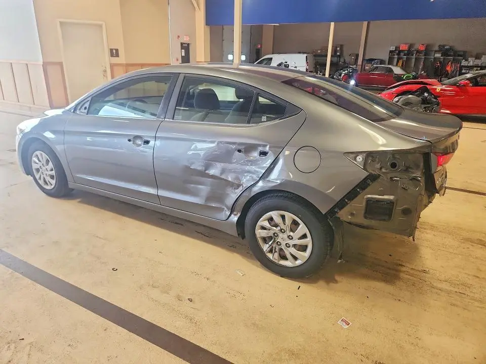 2018 HYUNDAI ELANTRA SE  