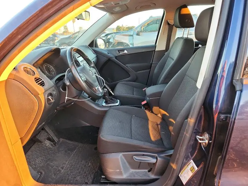 2013 VOLKSWAGEN TIGUAN S  