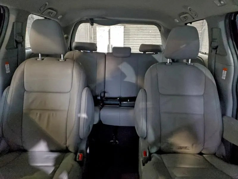 2017 TOYOTA SIENNA XLE  