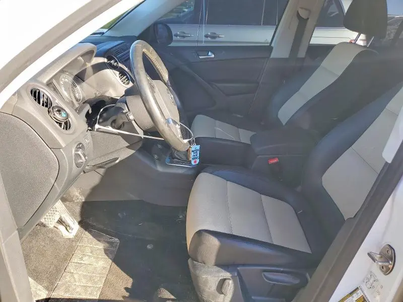 2016 VOLKSWAGEN TIGUAN S  