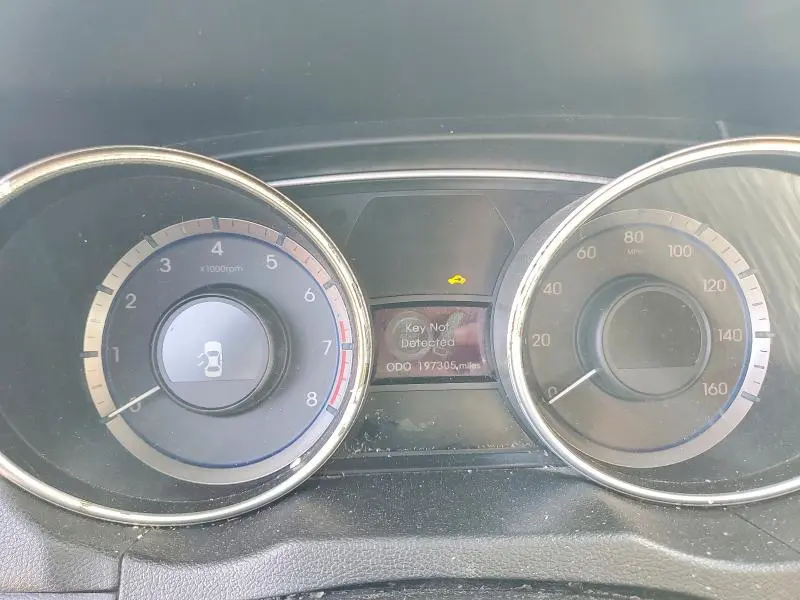 2011 HYUNDAI SONATA SE  