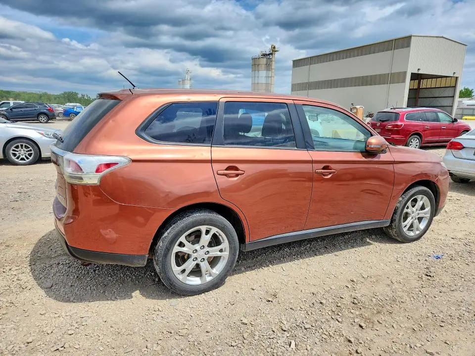 2014 MITSUBISHI OUTLANDER SE  