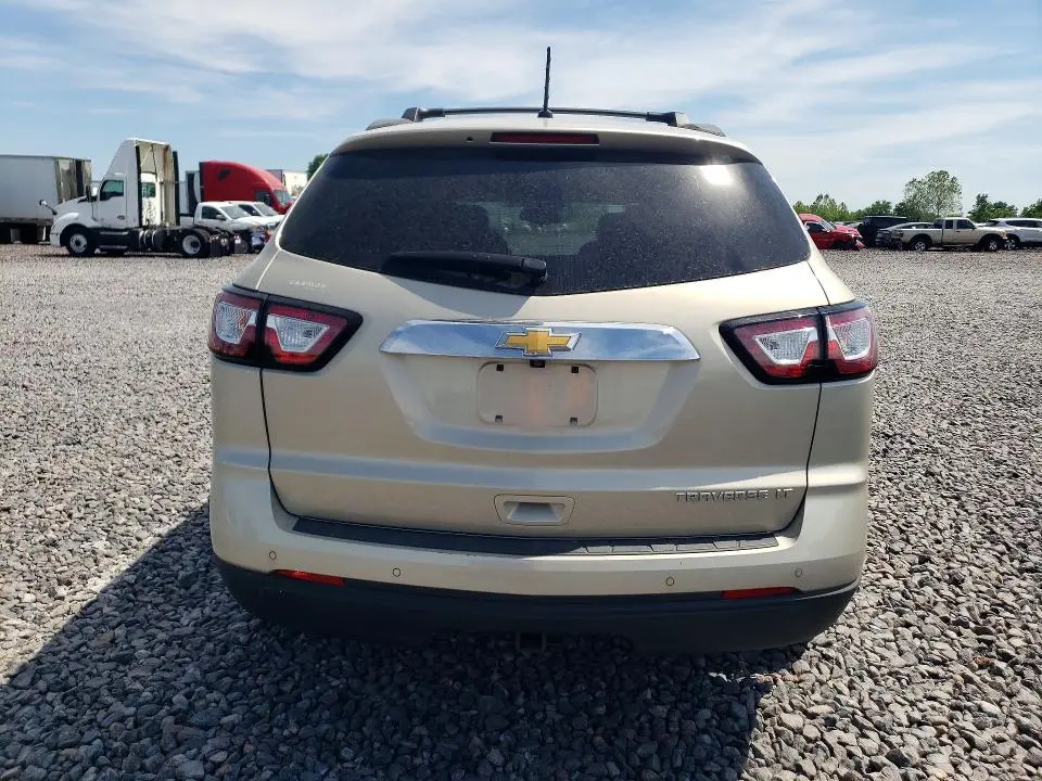 2015 CHEVROLET TRAVERSE LT  