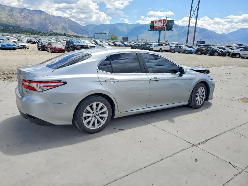 2018 TOYOTA CAMRY LE  