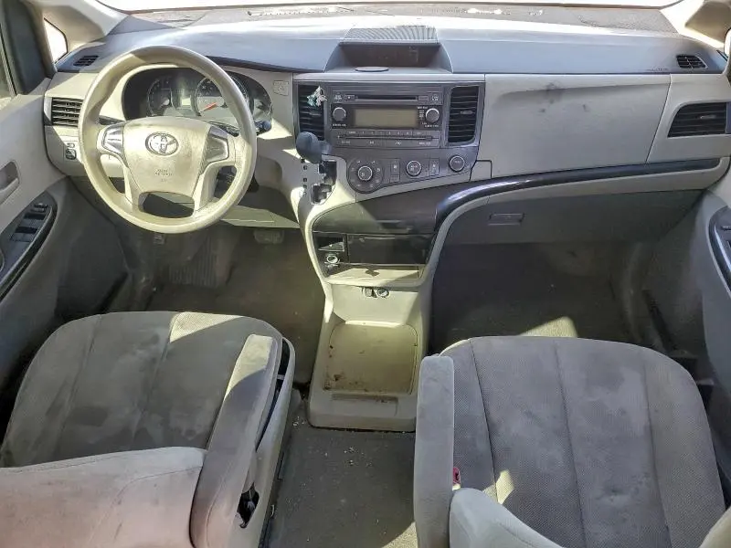 2013 TOYOTA SIENNA   