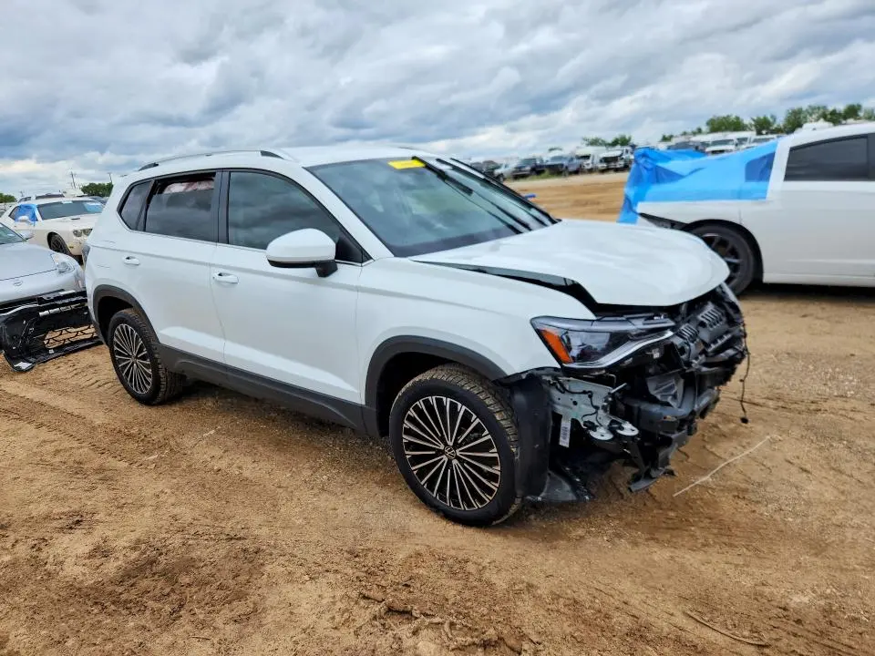 2025 VOLKSWAGEN TAOS SE  