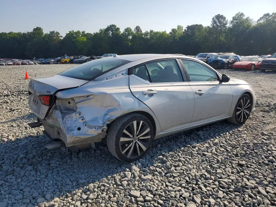 2021 NISSAN ALTIMA SR  