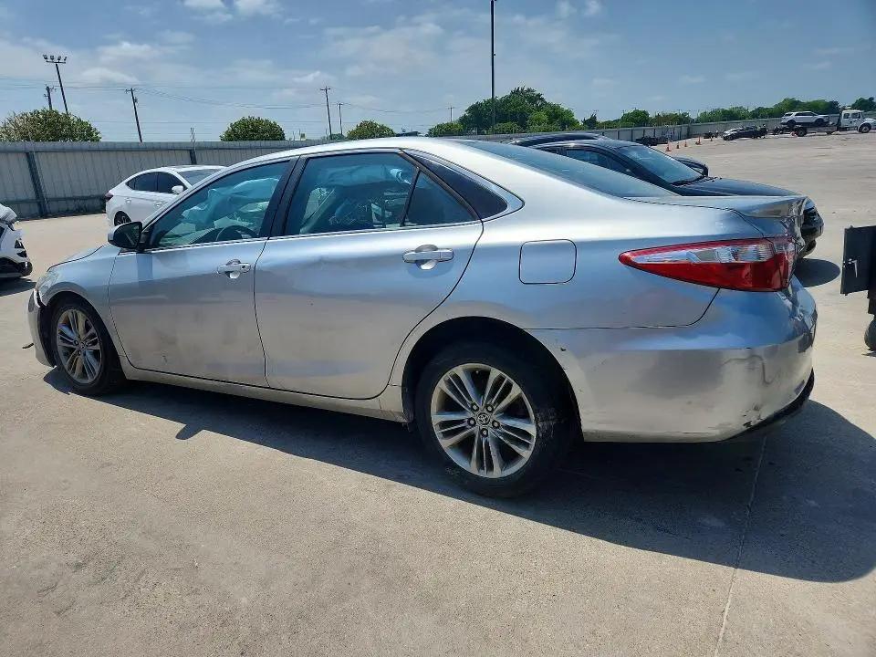 2015 TOYOTA CAMRY SE  