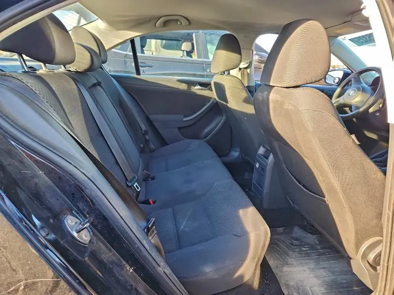 2011 VOLKSWAGEN JETTA SE  