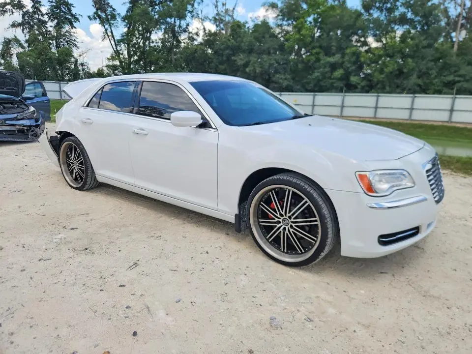 2014 CHRYSLER 300   
