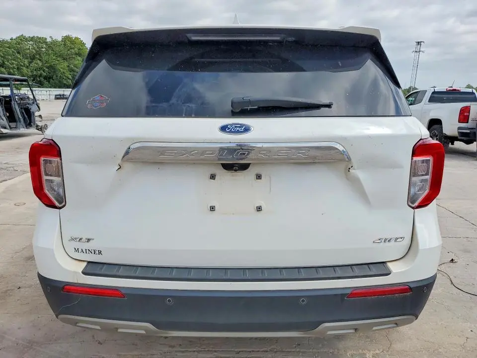 2021 FORD EXPLORER XLT  