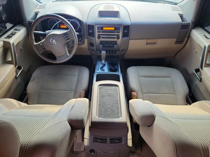 2011 NISSAN TITAN SV  