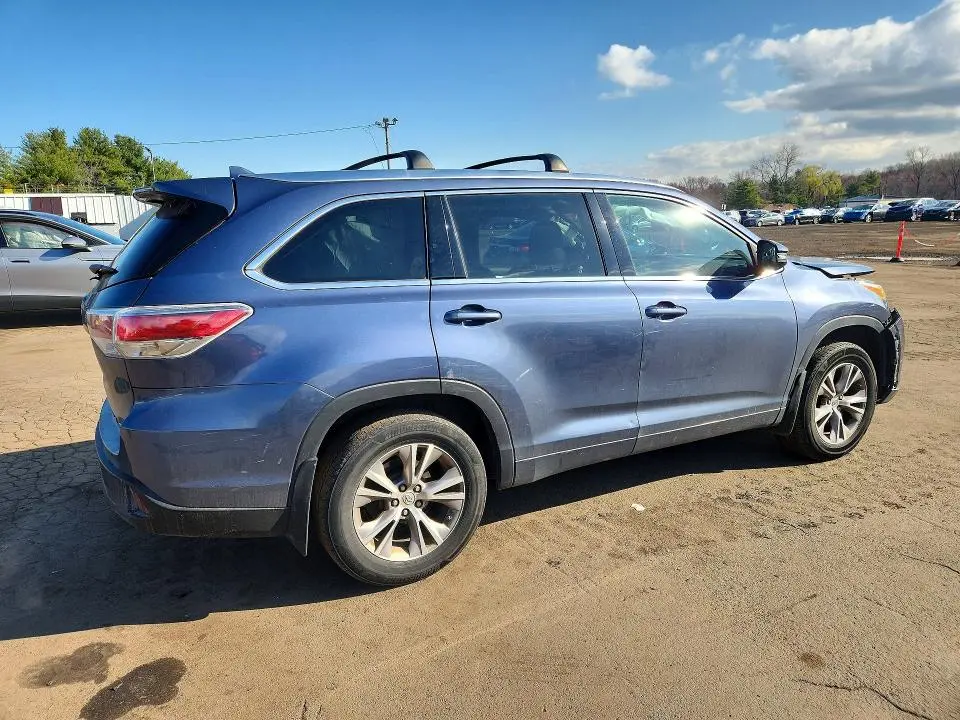 2015 TOYOTA HIGHLANDER XLE  