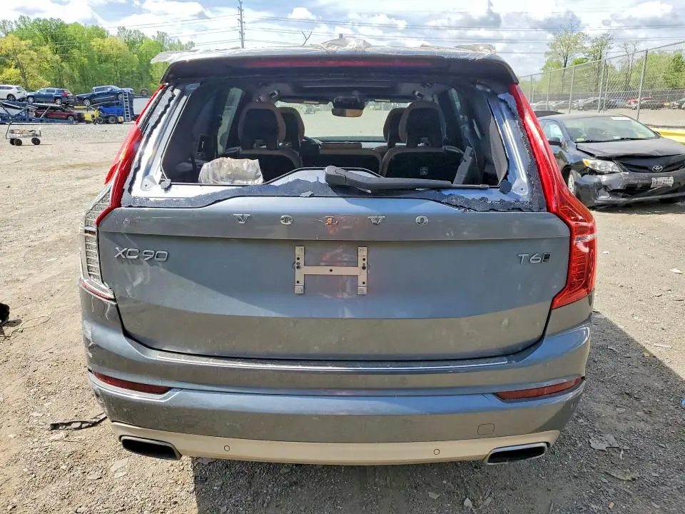 2018 VOLVO XC90 T6  